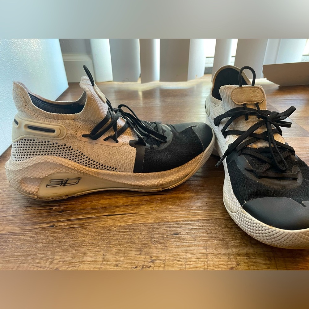 Mens basketball shoes size 8